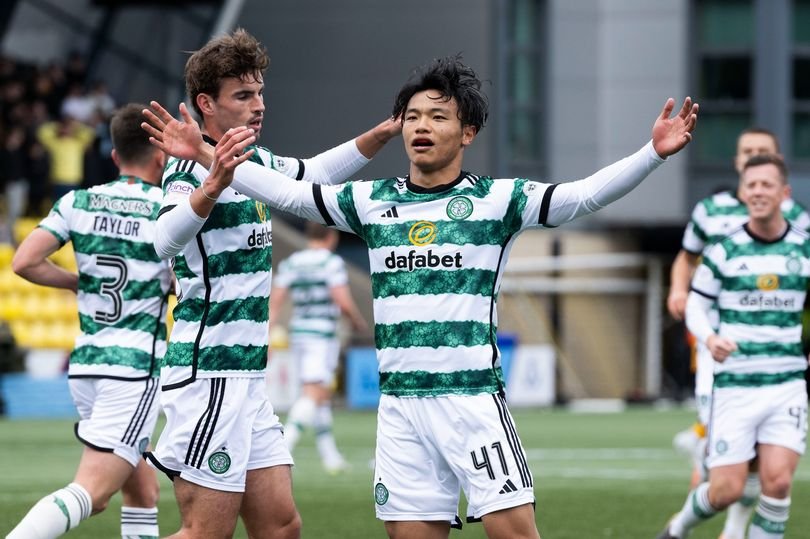 Hráči Celticu Glasgow na zápase s Feyenoordom Rotterdam.