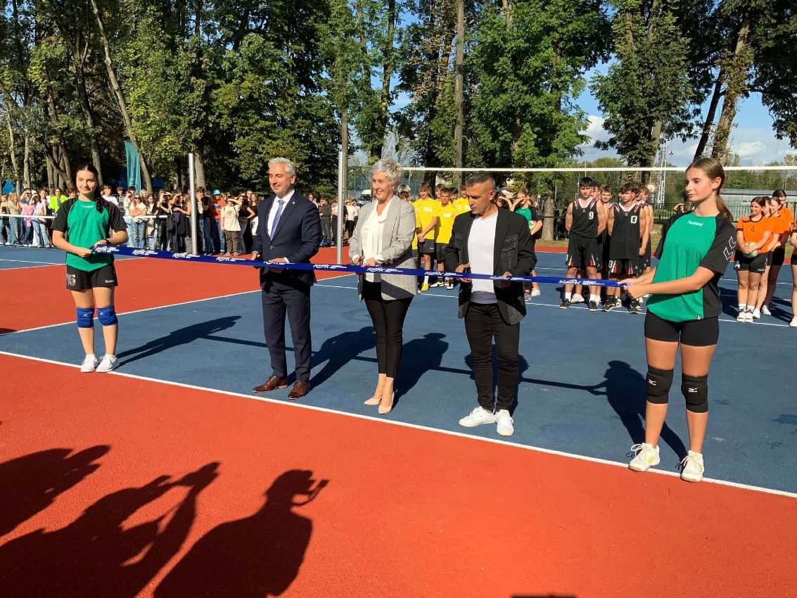 Slávnostné otvorenie nových športovísk na Gymnáziu Pavla Horova v Michalovciach.