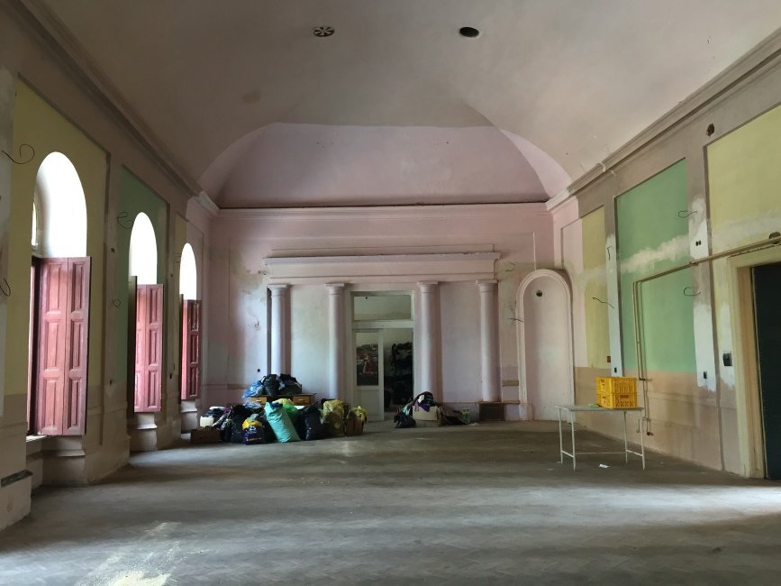 interiér historickej reduty Skalka v Jelšave