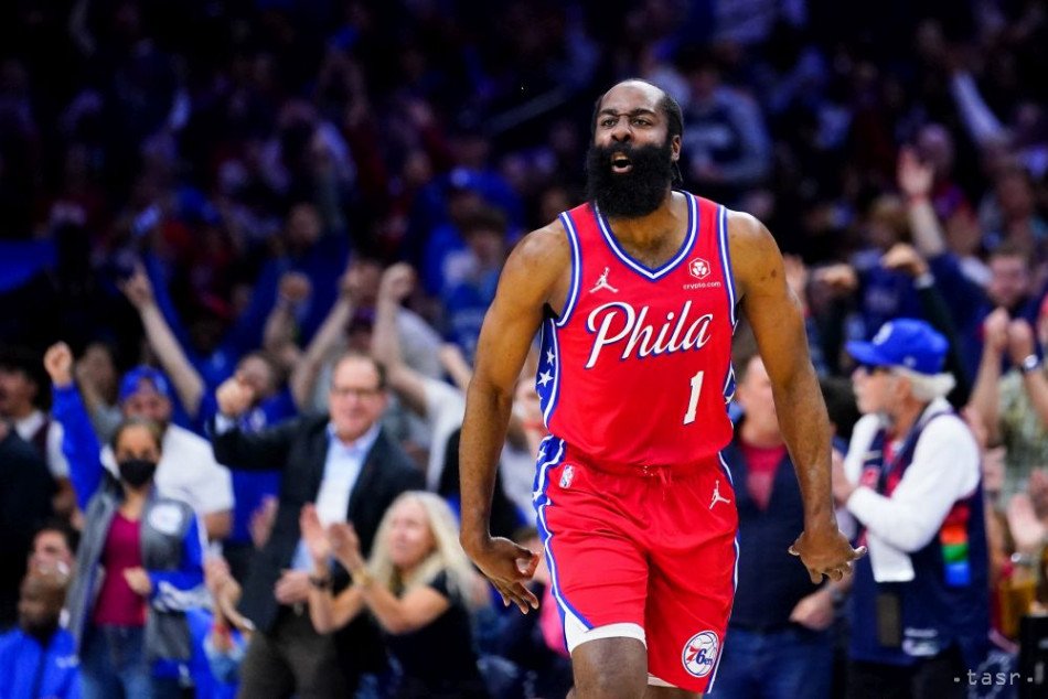 Americký basketbalista James Harden v drese Philadelphie 76ers.