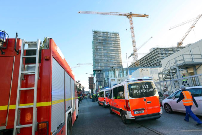 miesto nešťastia pádu lešenia v časti Hamburgu HafenCity