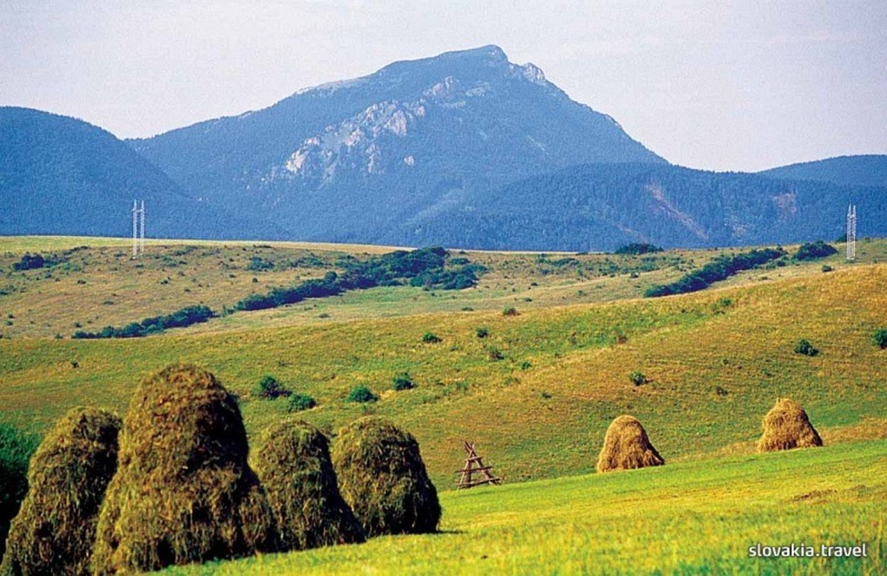 Po termálnom kúpeli sa môžte vybrať na výlet do Chočských vrchov. 