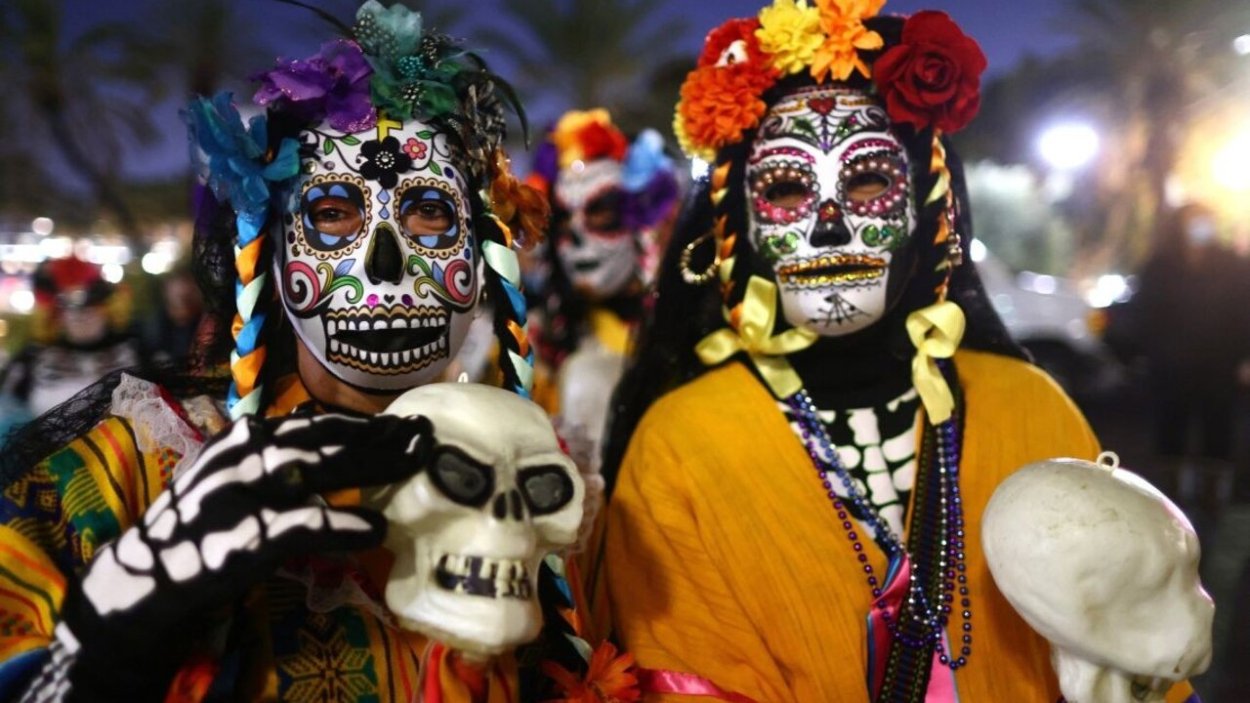 Oslavy Día de los Muertos.