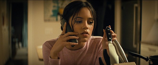 Jenna Ortega vo filme Vreskot (2022)