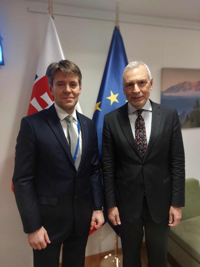 Štátny tajomník Marek Eštok s generálnym tajomníkom Stefanom Sanninom.