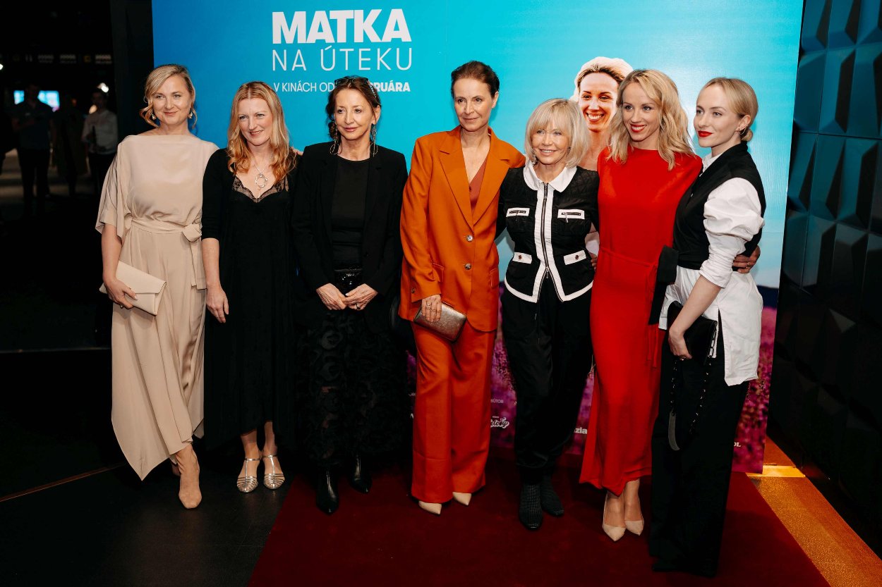 bontonfilm-premiera-matka-na-uteku_delegacia