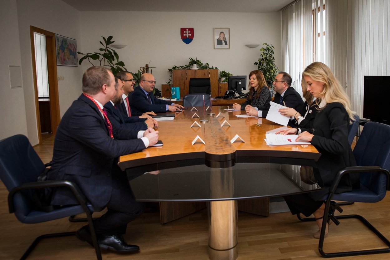 Rokovanie štátneho tajomníka R. Chovanca s veľvyslancom A. Hermim.