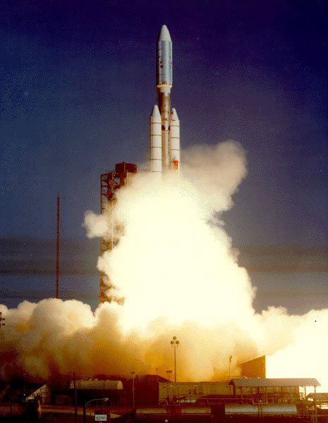 Štart Voyageru 2 na palube rakety Titan-Centaur 20. augusta 1977 z Cape Canaveral na Floride.