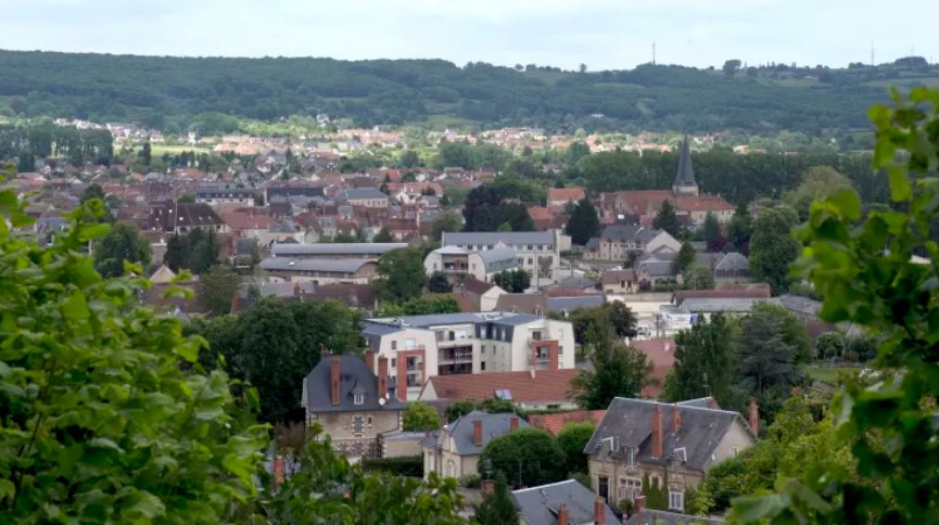 Saint-Amand-Montrond sa nachádza v strednom Francúzsku a má okolo 9000 obyvateľov.