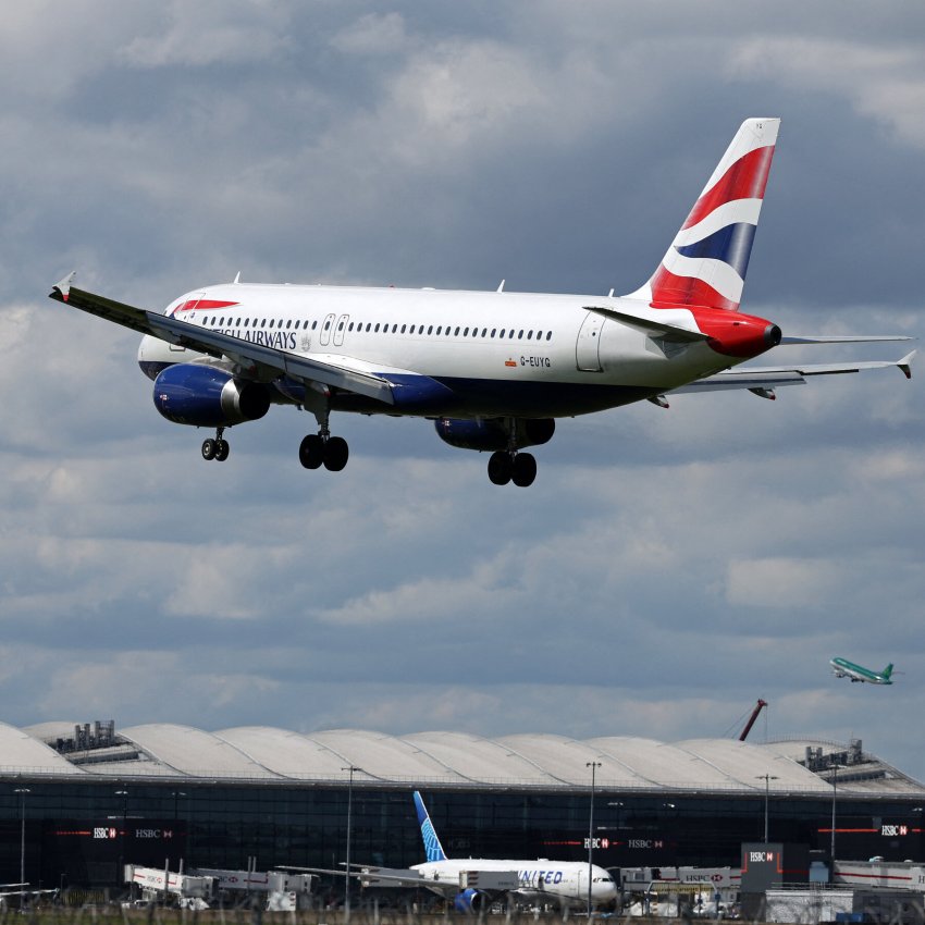 ilustračné foto - lietadlá na letisku Heathrow