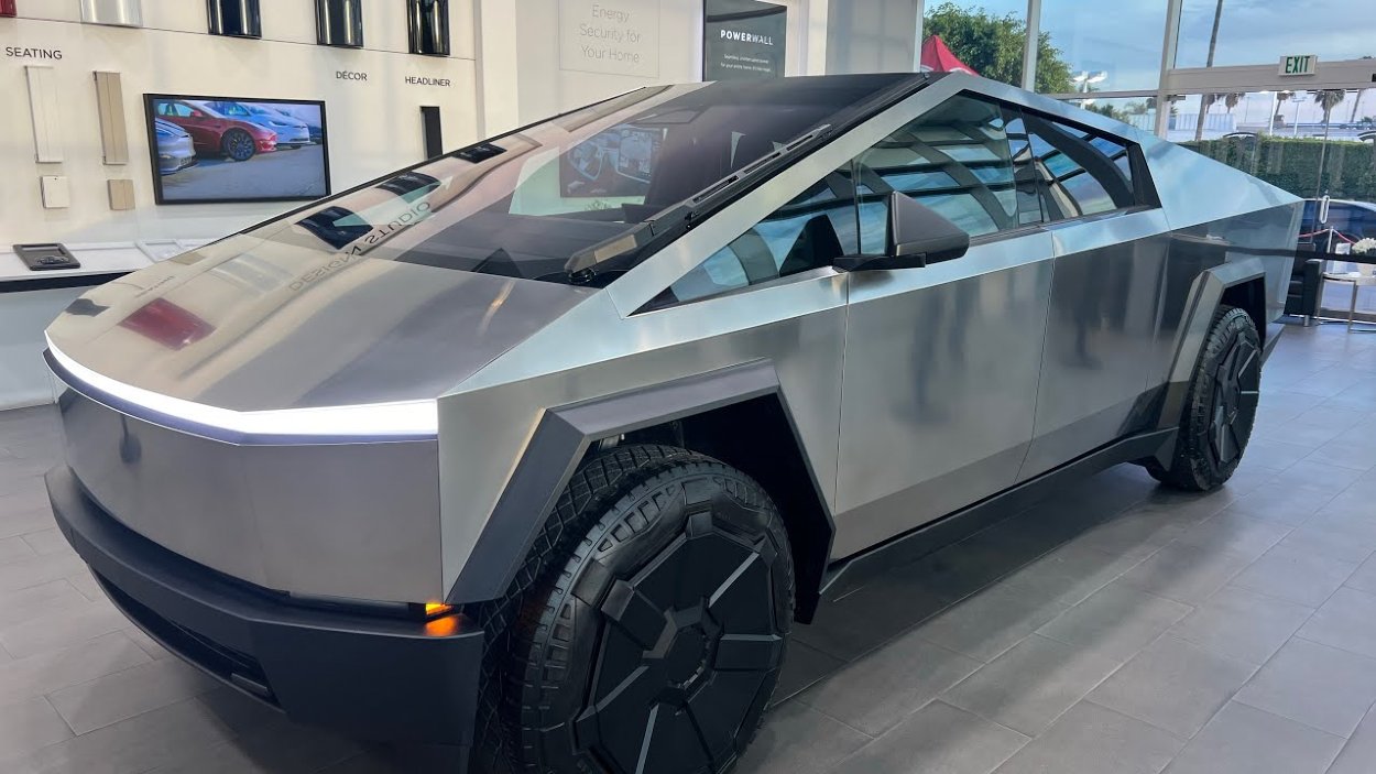 Cybertruck / Tesla