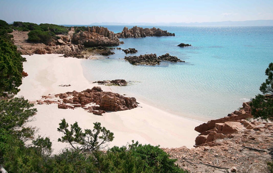 Spiaggia Rosa, Budelli, Taliansko