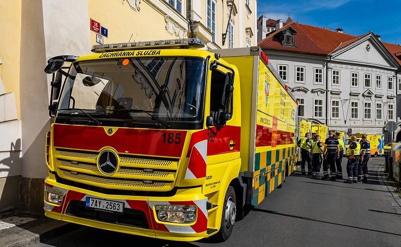 Súčinnostné cvičenia Ochrannej služby Políce ČR s ďalšími zložkami integrovaného záchranného systému v Poslaneckej snemovni ČR.