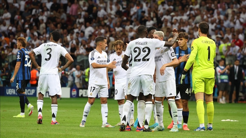 Futbalisti Realu Madrid získali rekordný šiestykrát v histórii Superpohár UEFA. V stredajšom súboji vo Varšave zdolali víťaza Európskej ligy Atalantu 2:0.