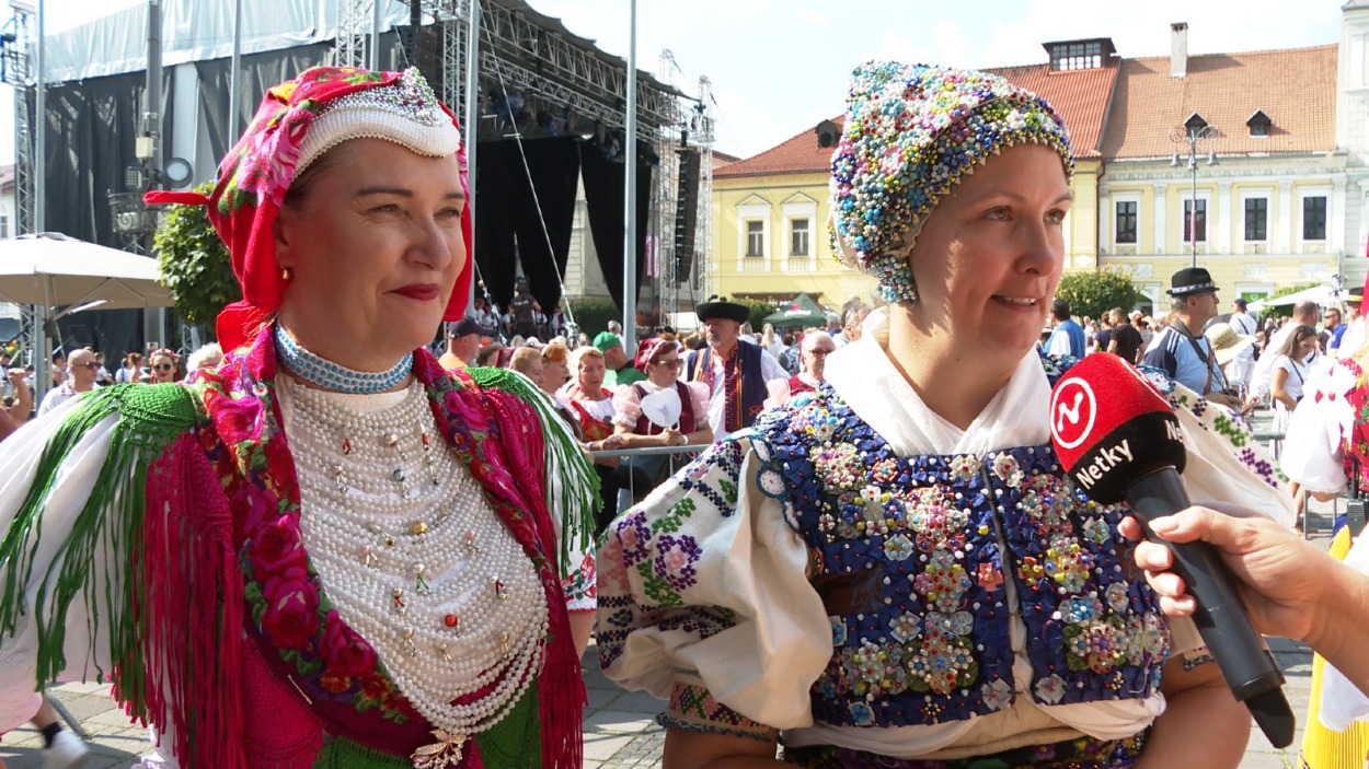 Eva Kyzúrová a Adriana Šebeňová, spolok slovenských žien Živena