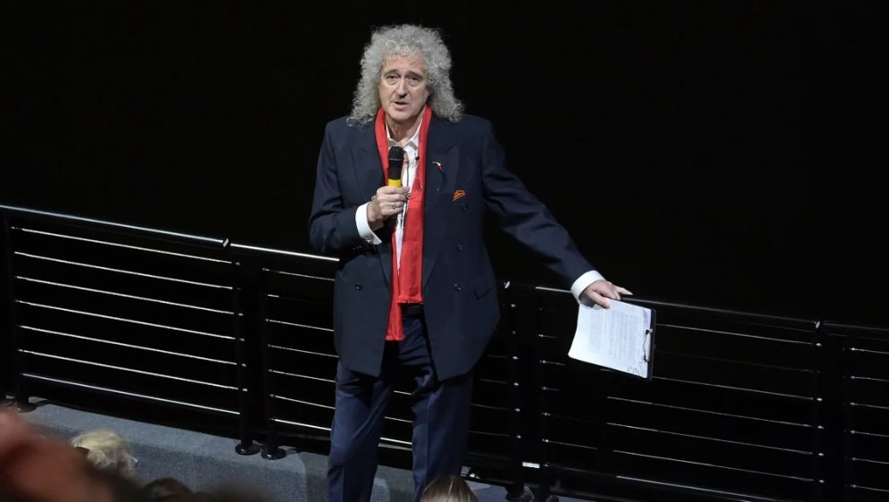 Brian May povedal, že minulý týždeň odišiel do nemocnice po tom, čo stratil cit v ruke.