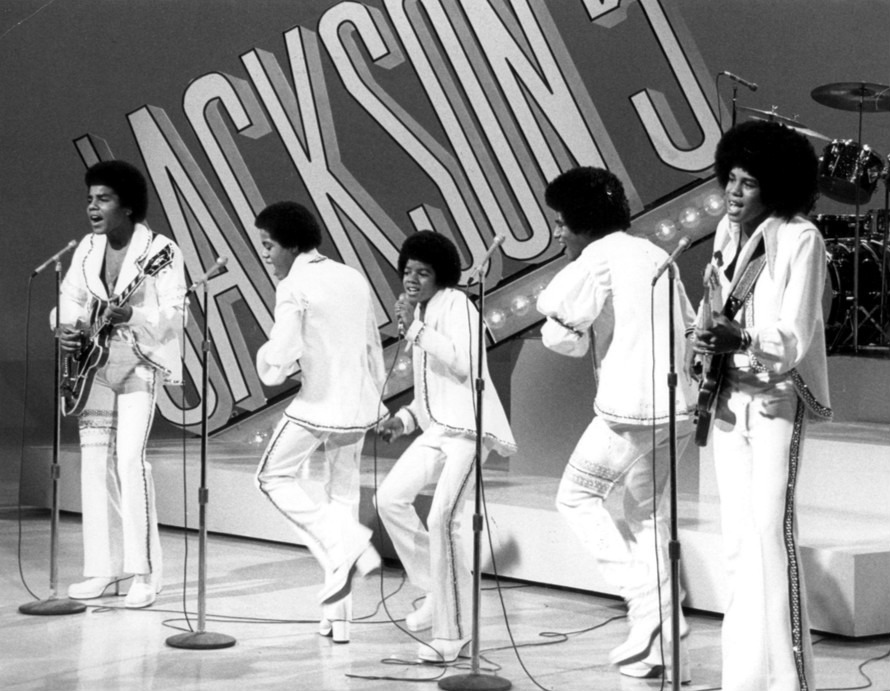 Skupina Jackson 5 v roku 1972, zľava doprava: Tito, Marlon, Michael, Jackie a Jermaine Jackson.