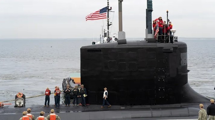 Loď USS New Jersey bola uvedená do služby počas sobotňajšieho slávnostného ceremoniálu na námornej zbraňovej stanici Earle v Middletowne v štáte New Jersey.