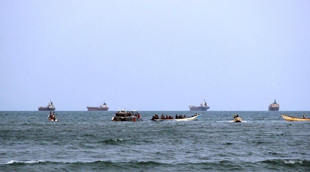 Vo štvrtok jemenskí Húsíovia oznámili, že sa zamerali na dve lode, jednu v Červenom mori a druhú v Indickom oceáne, čo znamená novú eskaláciu námorných operácií skupiny.