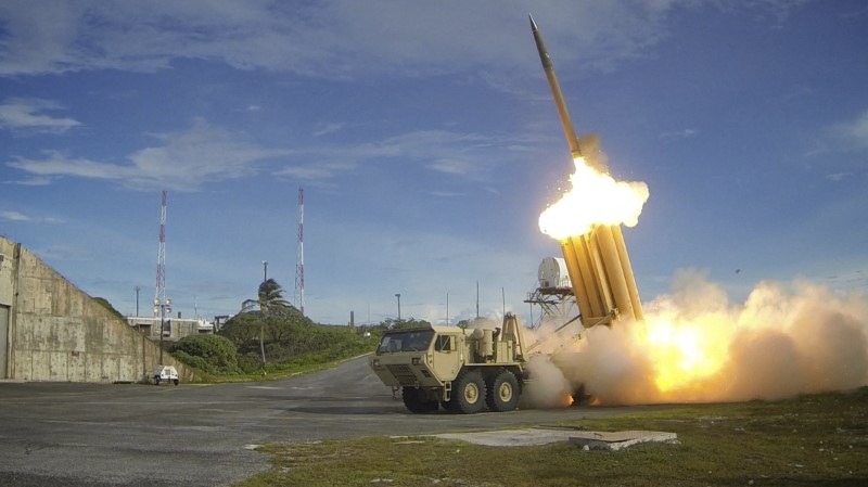 Na nedatovanej snímke je spustený interceptor THAAD (Terminal High Altitude Area Defense).