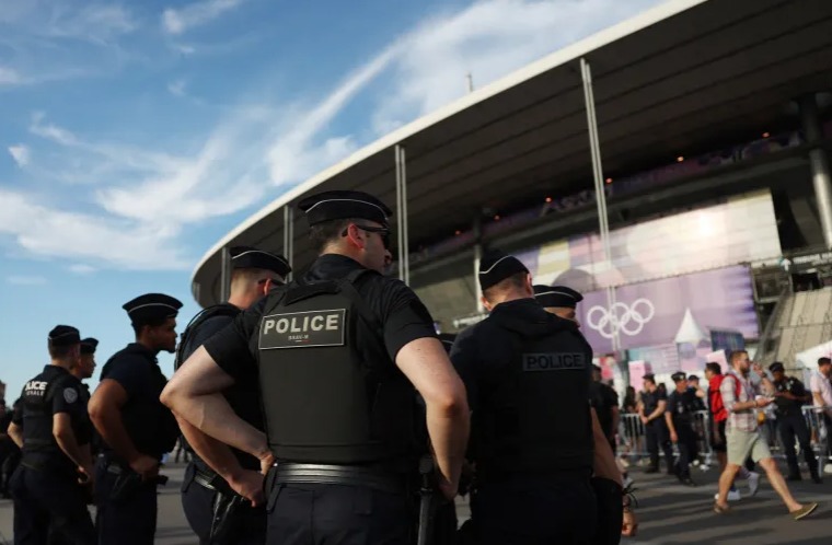 Francúzsko nasadzuje tisíce policajtov navyše, aby zabránilo stretom počas zápasu Francúzsko - Izrael.