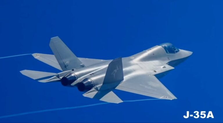 Prvá verejná letová ukážka lietadla SAC J-35A sa uskutočnila 12. novembra 2024 na výstave Airshow China