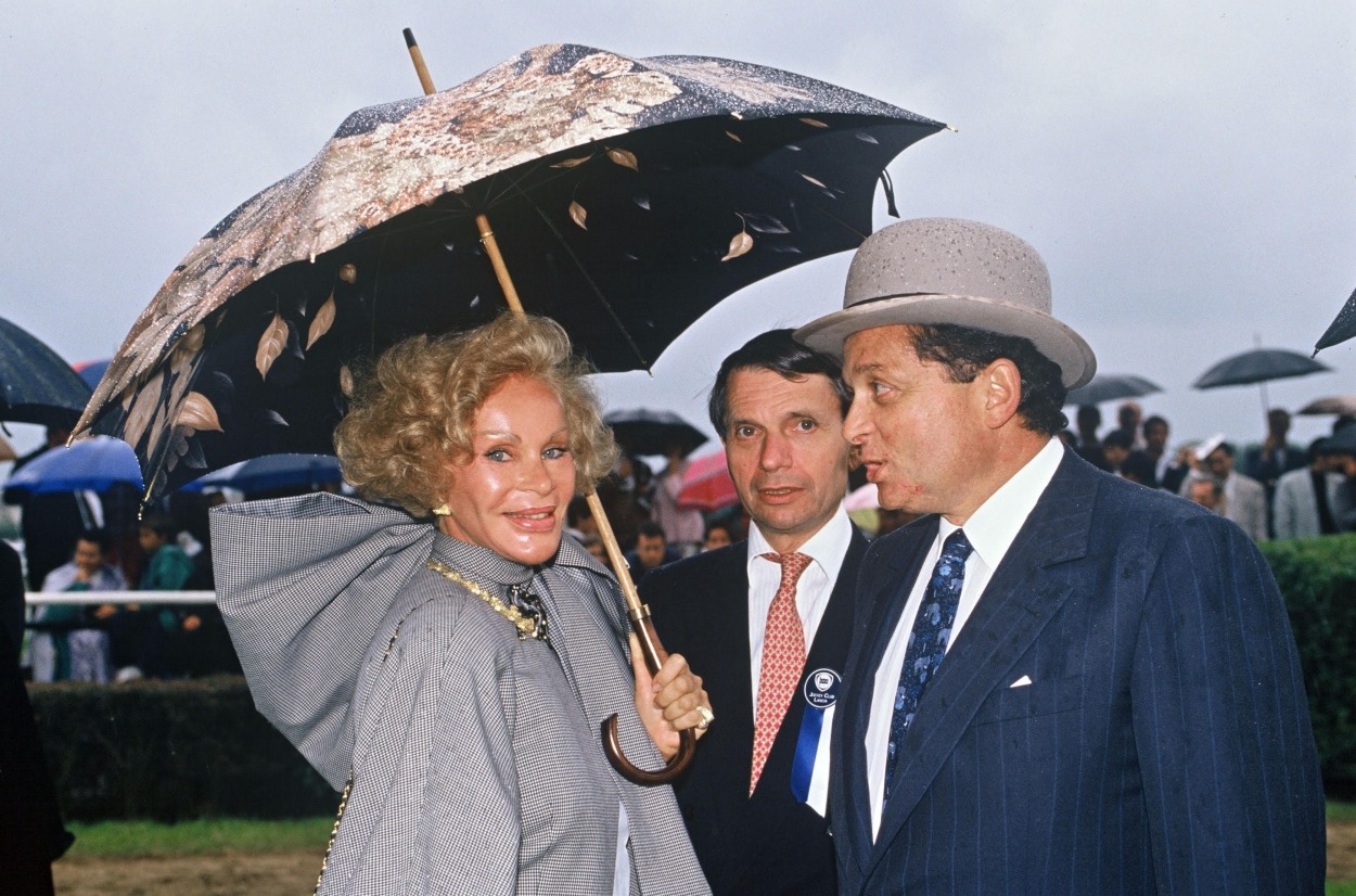 Jocelyn Wildenstein s manželom Alecom Wildensteinom na pretekoch v roku 1990.