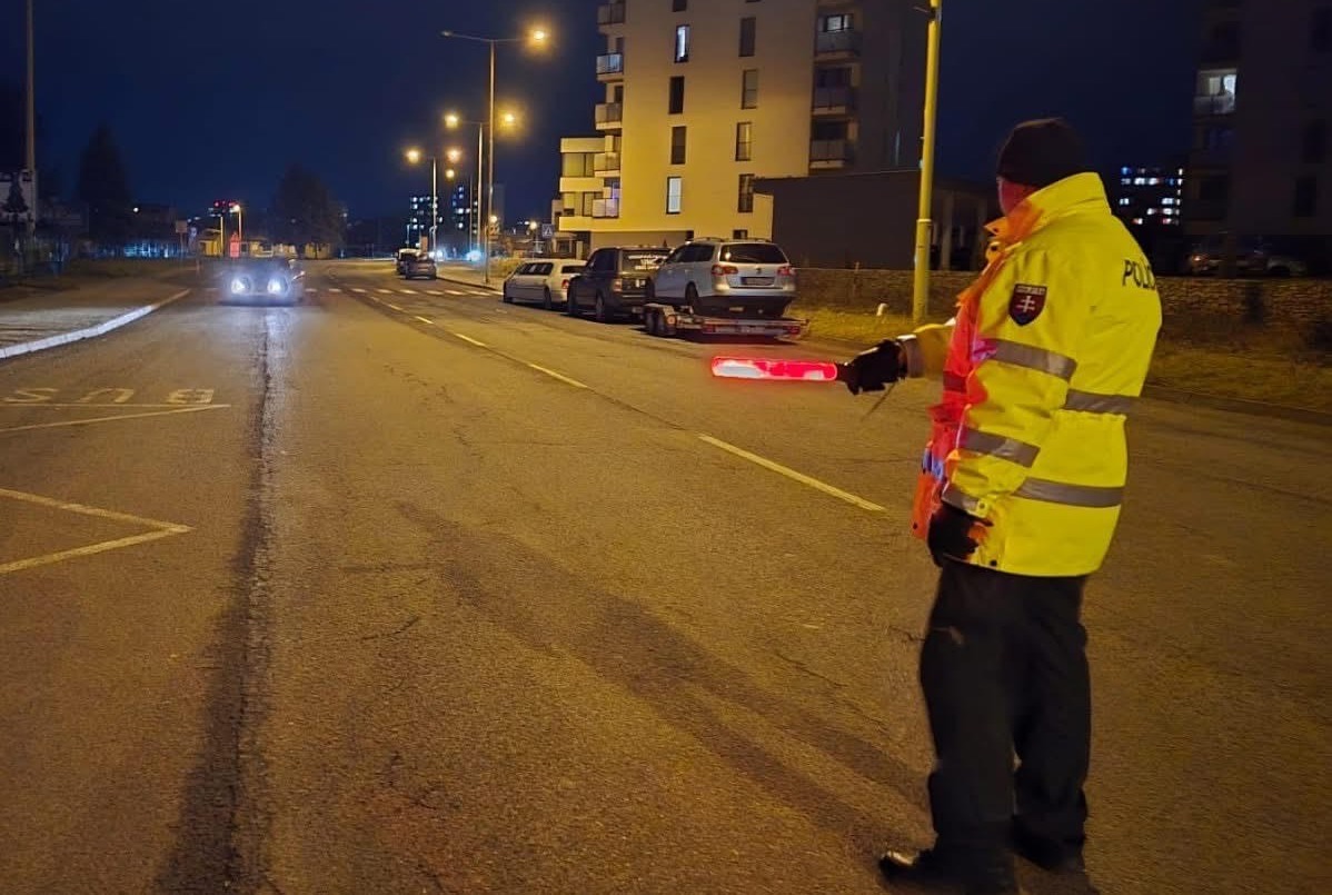 Tieto prípady poukazujú na to, že zodpovednosť za volant patrí medzi základné povinnosti každého vodiča.