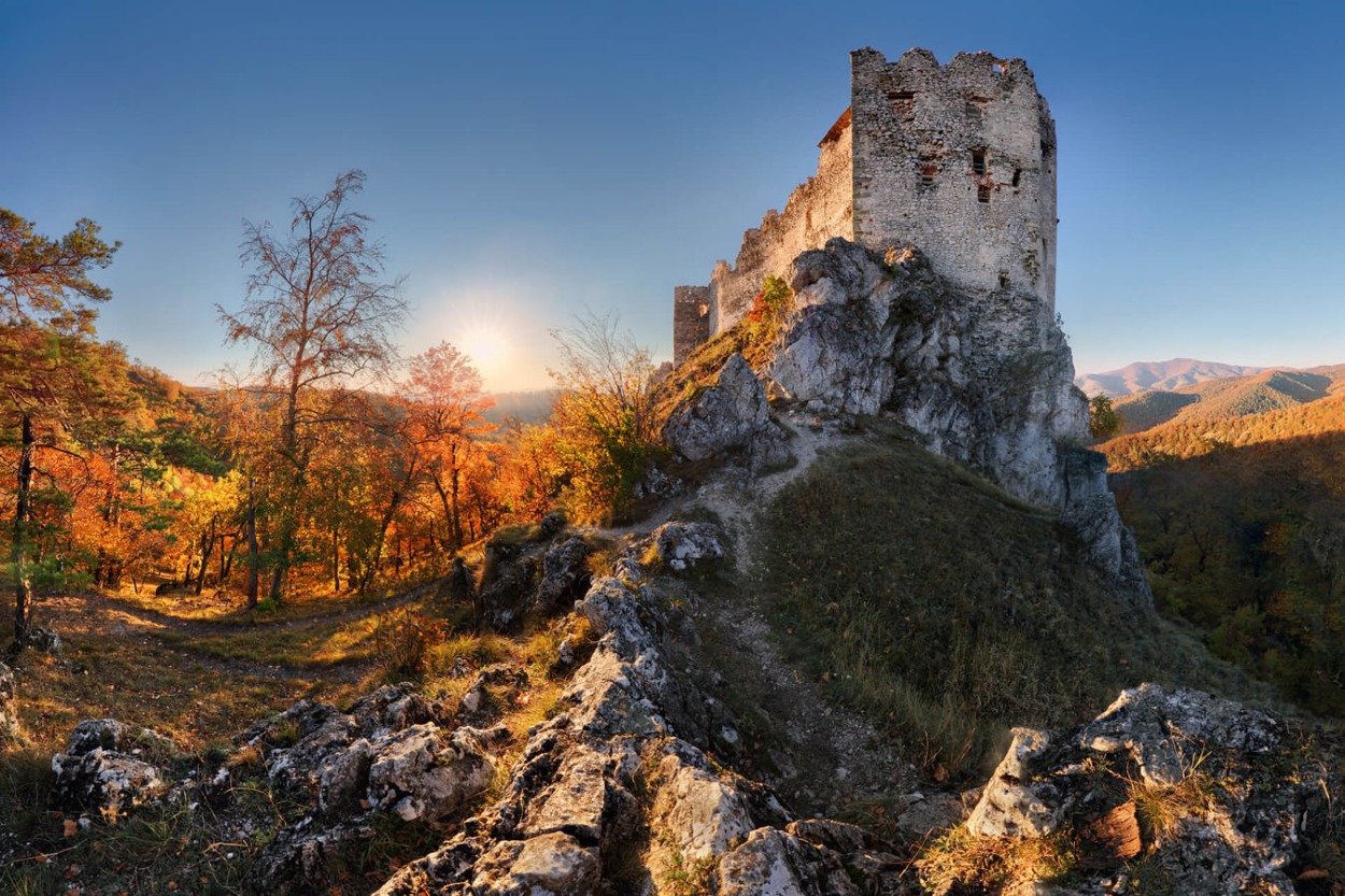Hrad Uhrovec