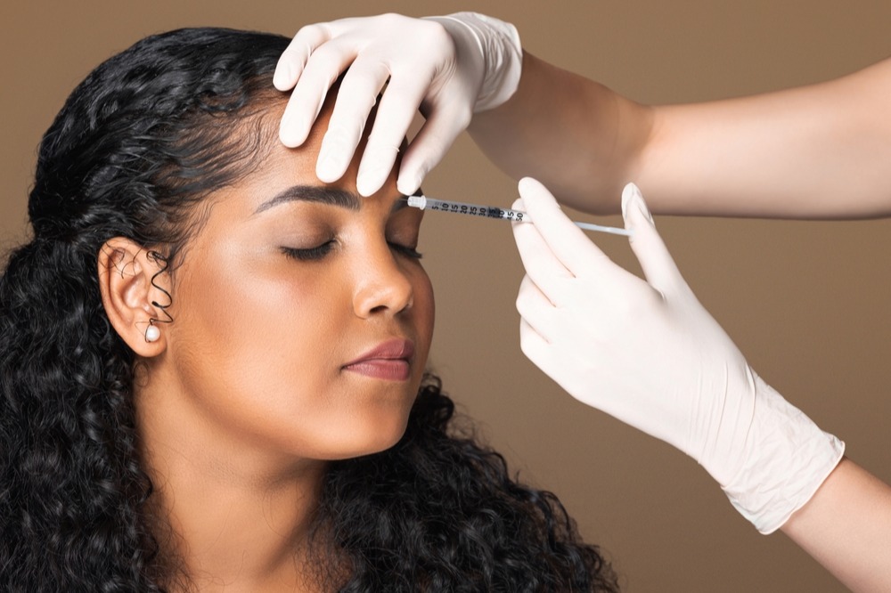 Falošný botox môže obsahovať botulotoxín v nelegálnych koncentráciách, ktoré môžu spôsobiť botulizmus.