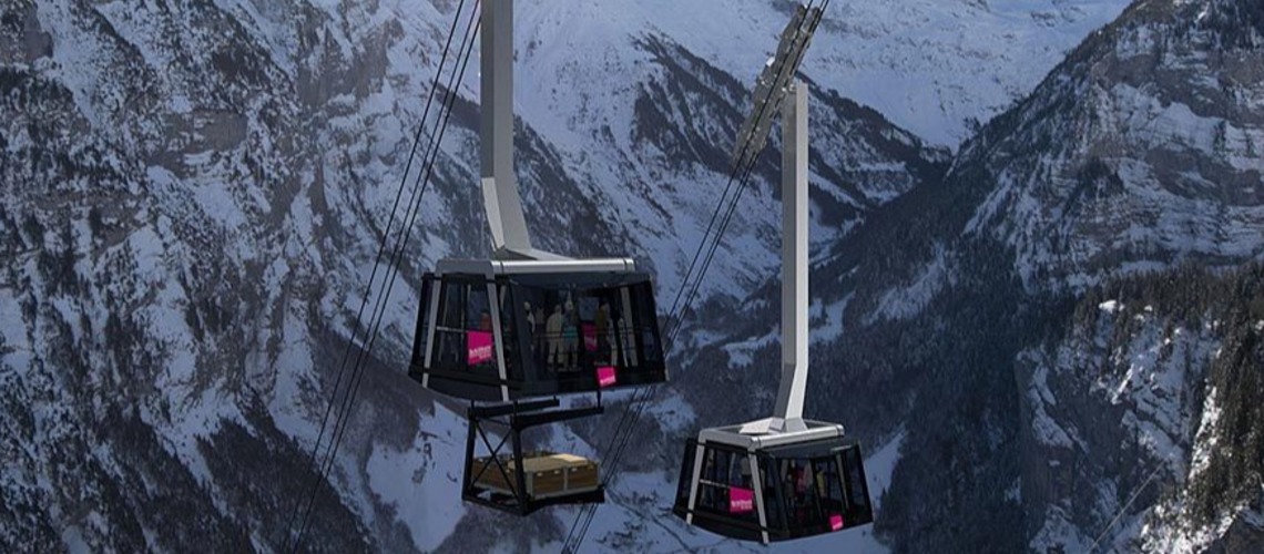 Do Mürrenu sa nedostanete po ceste – jedine lanovkou alebo zubačkou, čo len umocňuje čaro tejto horskej oázy.