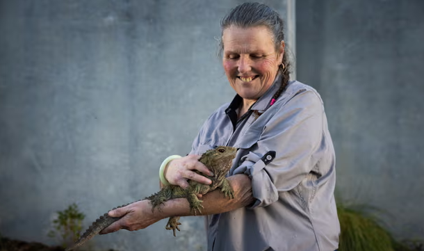 Úradníčka mestskej rady v Invercargille Caroline Dawsonová s Henrym.