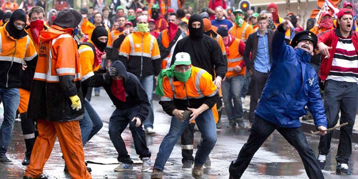 VIDEO V Bruseli demonštrovalo vyše 25-tisíc odborárov: Polícia zasahovala vodnými delami!
