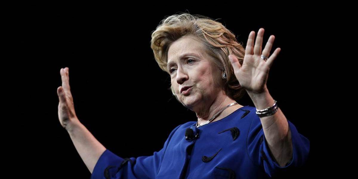 Clintonová rozmýšľa nad kandidatúrou v prezidentských voľbách