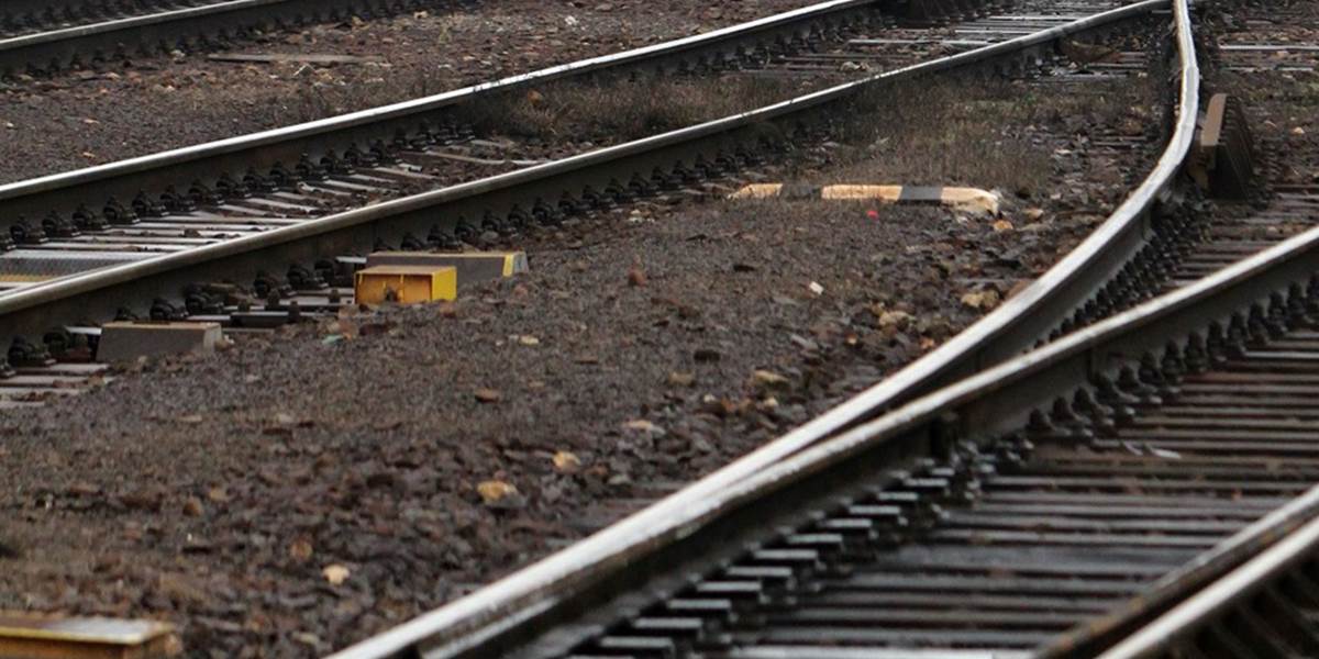 Ďalšia smrť na železnici: Medzi Šenkvicami a Pezinkom usmrtil vlak 49-ročnú ženu