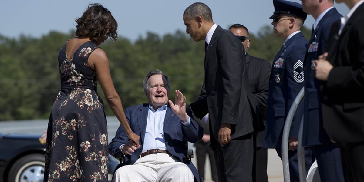 Obamu na letisku v Houstone prekvapil George Bush senior