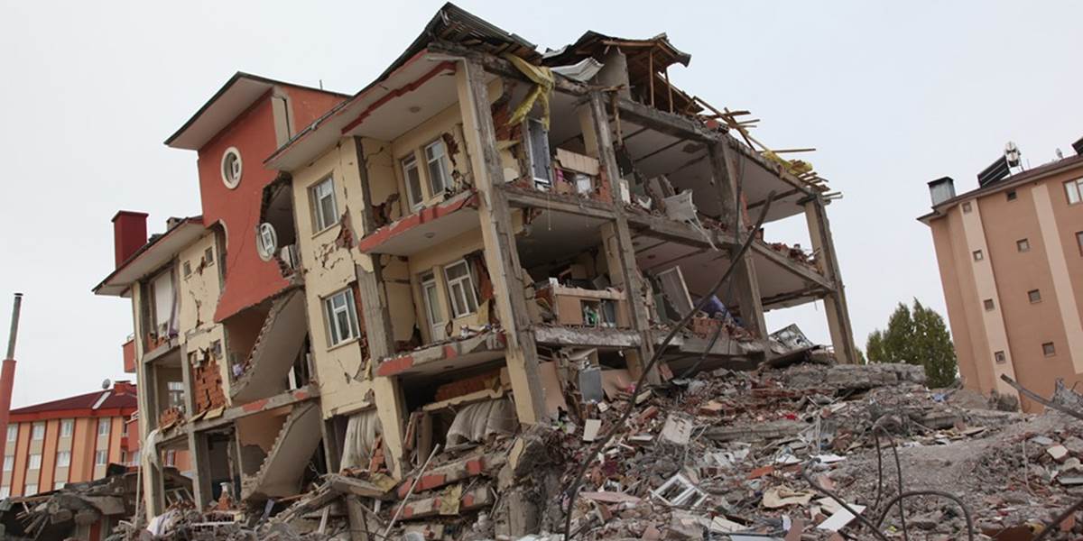 Zemetrasenie v Afganistane: Hlásia sto zničených domov, štyria mŕtvi!