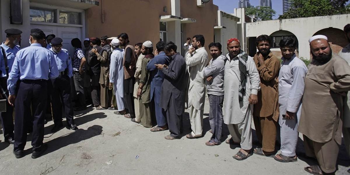 V Pakistane uniesli stovku dedinčanov