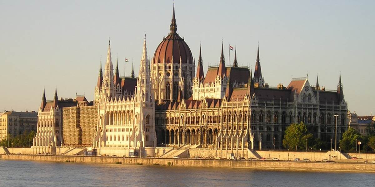 Končiaci poslanci parlamentu v Maďarsku dostanú milióny forintov odstupné