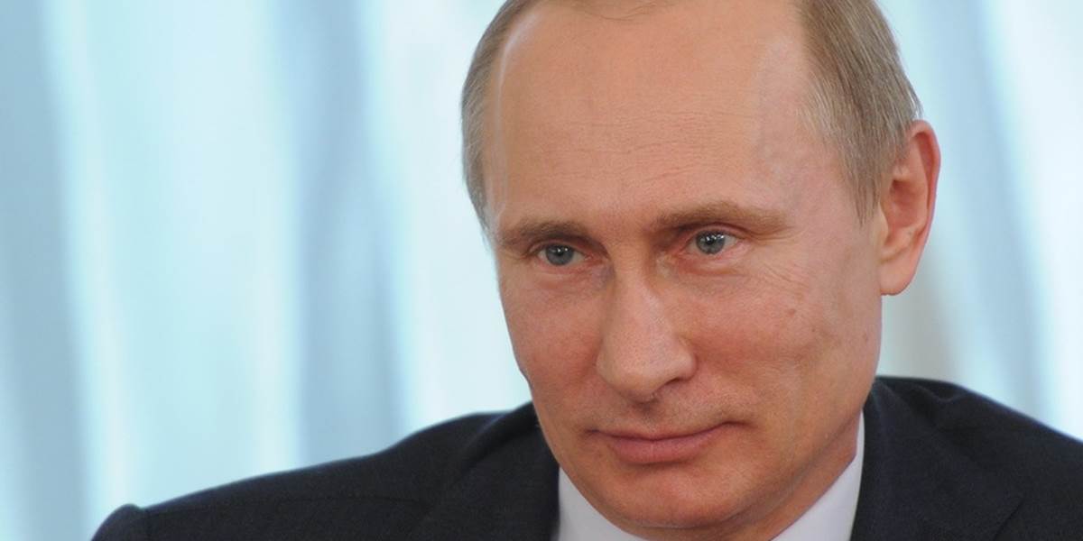Putin zvýšil plat sebe, Medvedevovi a všetkým štátnym úradníkom