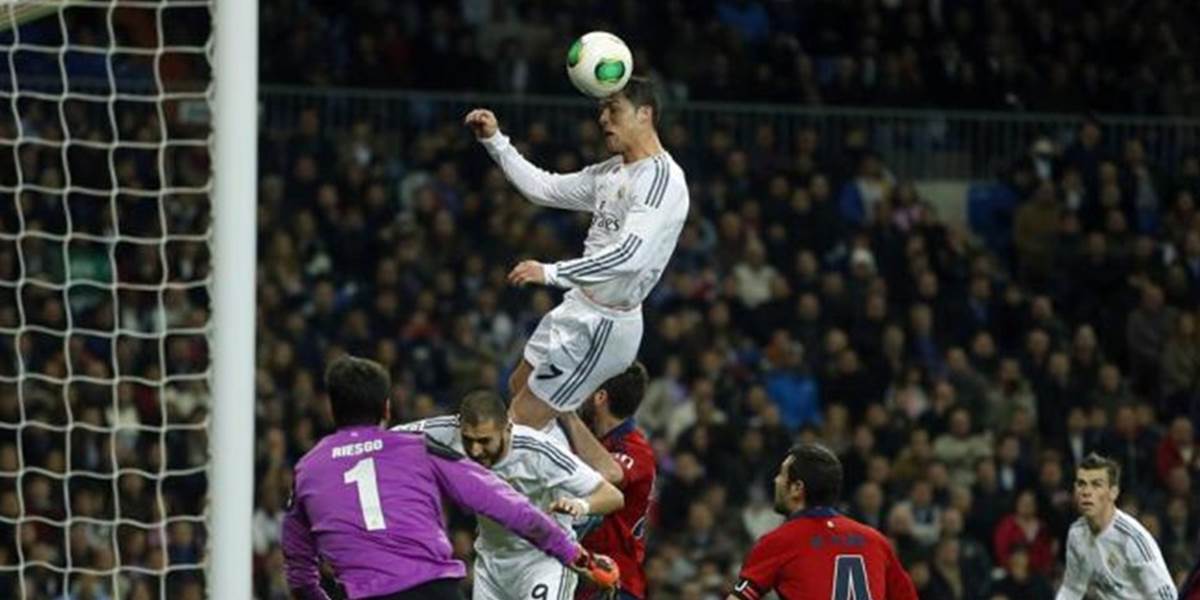 Márne pokusy fanúšikov vyskočiť tak vysoko ako Cristiano Ronaldo!