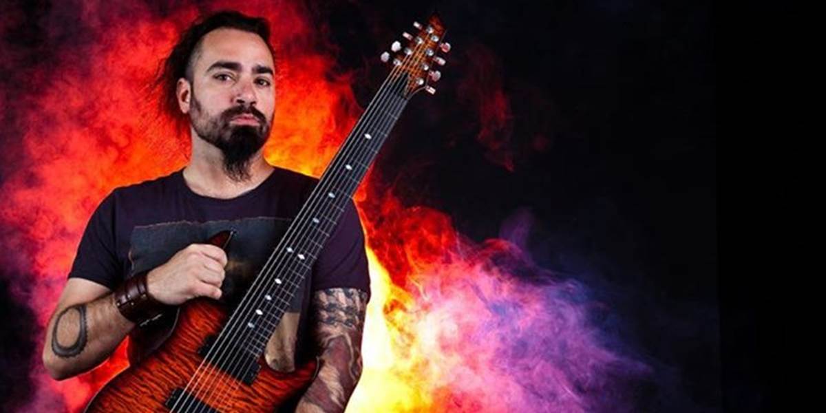 Zomrel Shane Gibson, bývalý koncertný gitarista kapely Korn