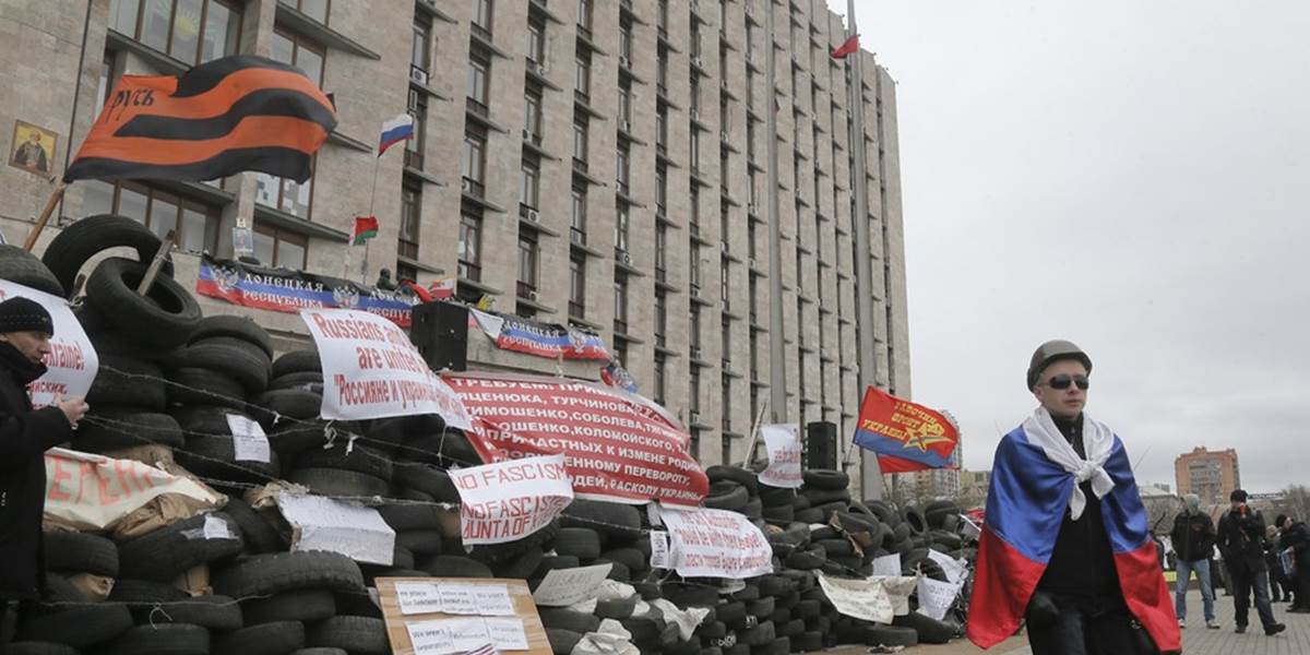 Situácia na Ukrajine: Proruskí separatisti v Donecku požadujú rozpustenie barikád na Majdane
