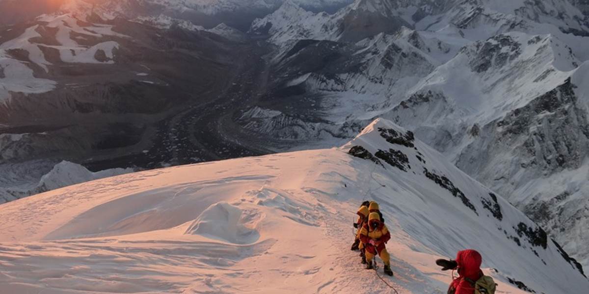 Tragédia na Mount Evereste: Lavína zasypala himalájskych šerpov, hlásia šesť mŕtvych, deväť nezvestných!