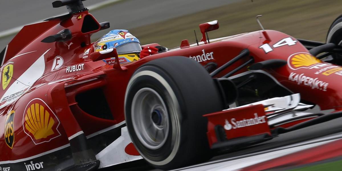 F1: Piatkové tréningy na VC Číny pre Alonsa a Hamiltona
