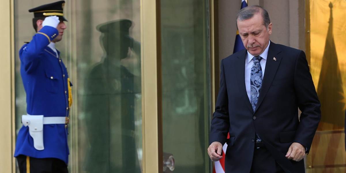 Erdogan napadol Twitter a YouTube na ústavnom súde