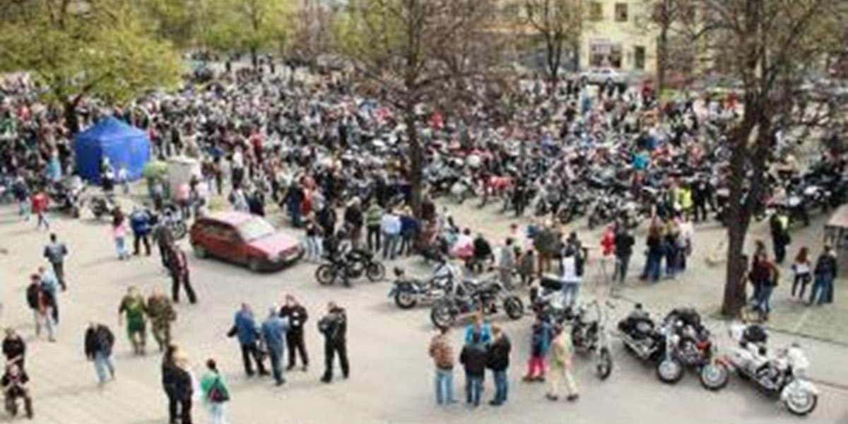 Hornonitriansku sezónu otvorilo približne 500 motorkárov
