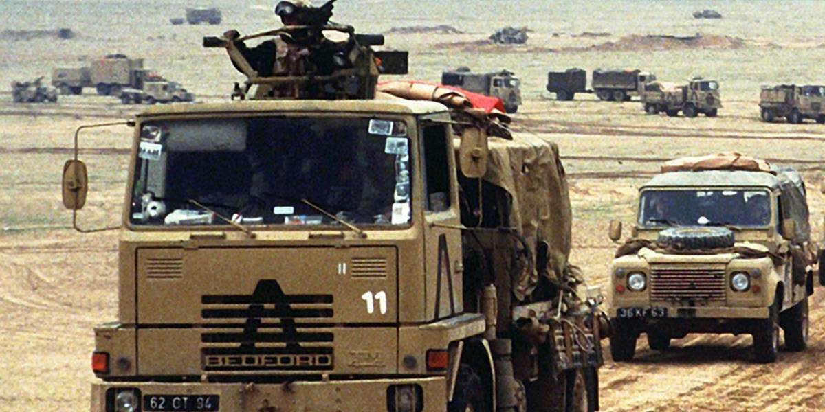 Islamisti prepadli armádny konvoj, zahynulo 14 vojakov