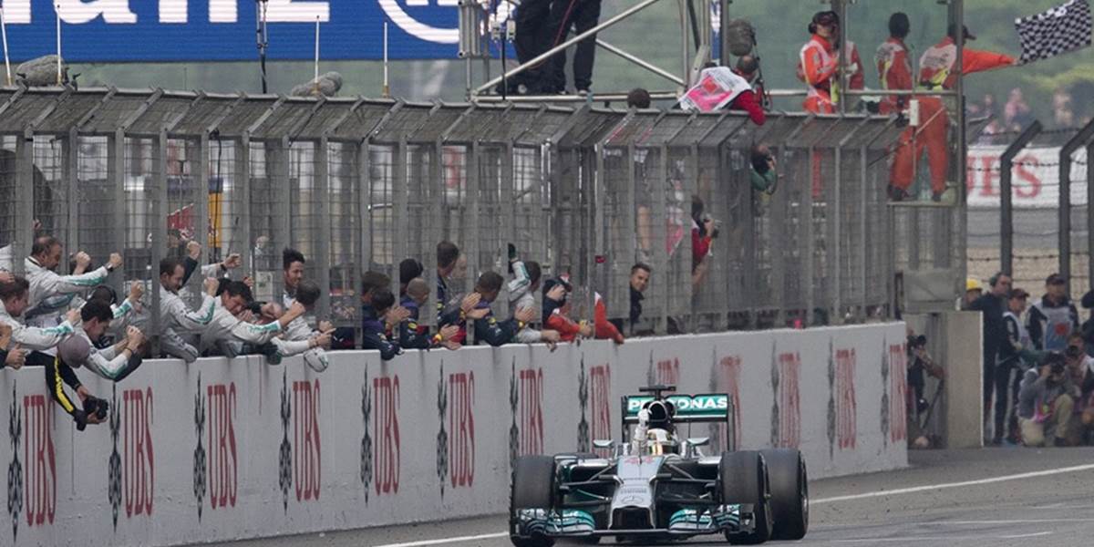 F1: VC Číny ukončili skôr, Hamiltona v cieli prekvapili