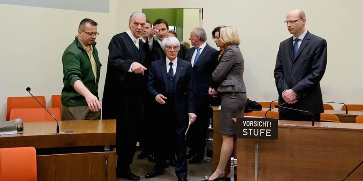 Ecclestone sa v Mníchove postavil pred súd, cíti sa nevinný